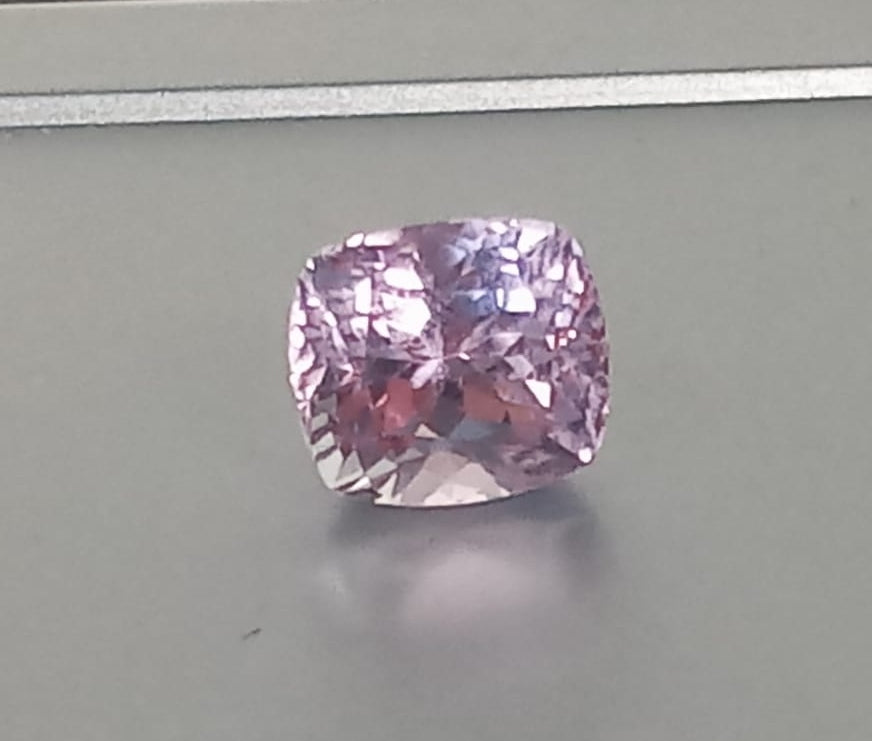 Natural Kunzite: Luminous Dream 5.65cts - K1 (24)