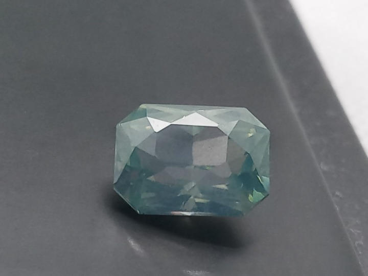 Natural Certified Zircon: Radiant Sparkle 5.13cts- ZI1 (24)