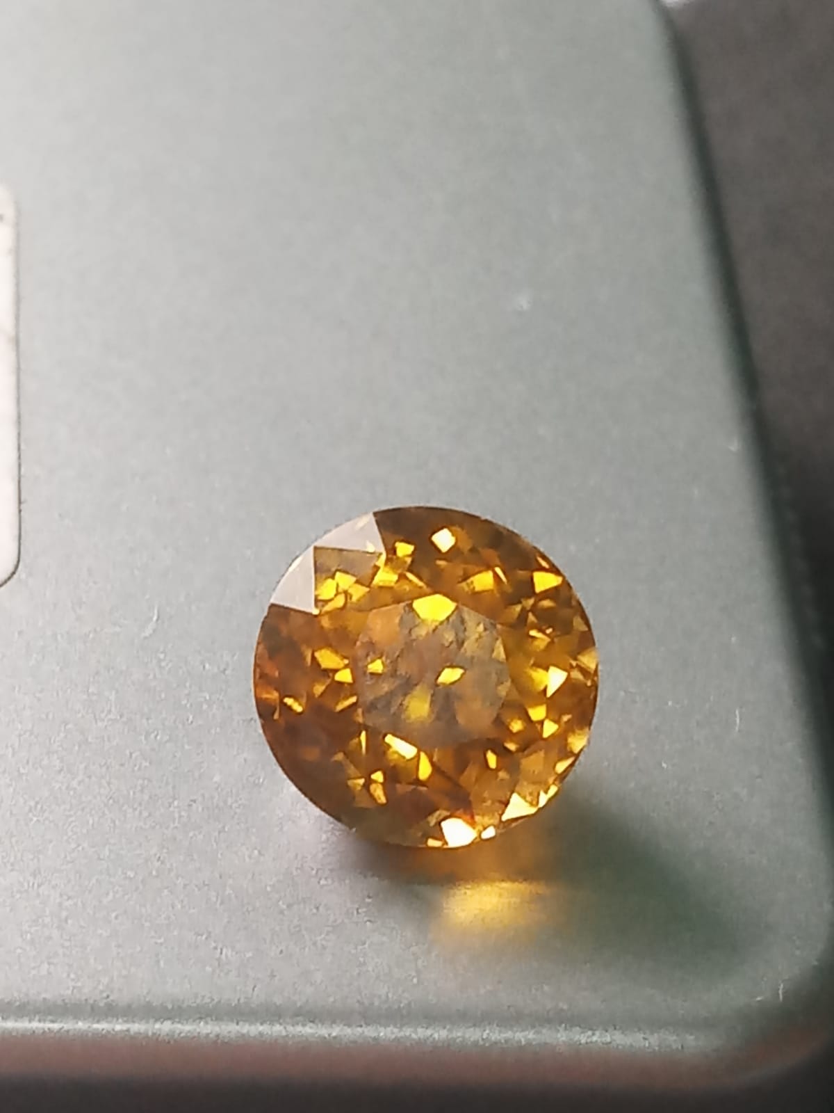 Natural Certified Zircon: Dazzling Aurora 6.30cts- ZI2 (24)