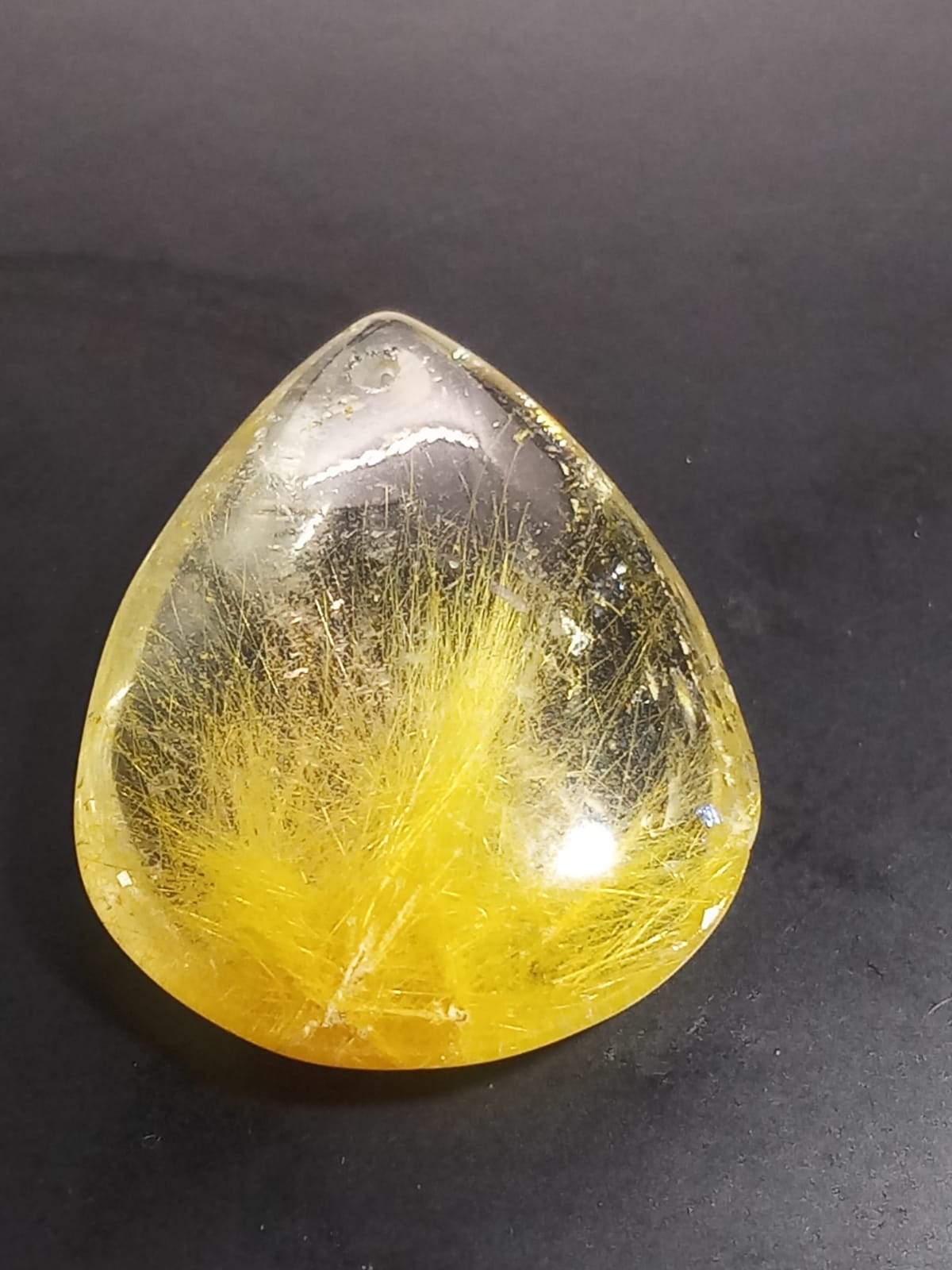 Natural Golden Rutilated Quartz: Radiant Elegance 19.5cts RQT24 (24)