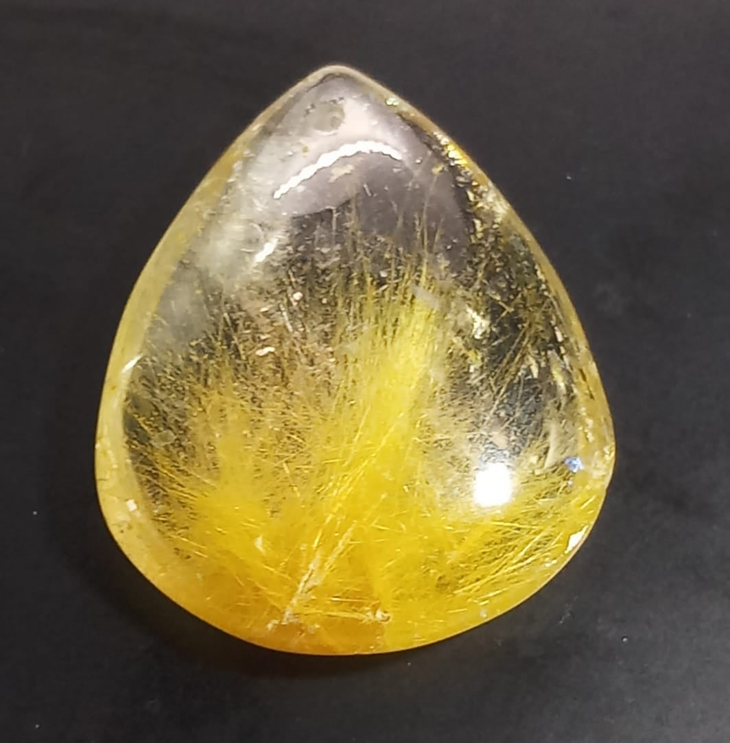 Natural Golden Rutilated Quartz: Radiant Elegance 19.5cts RQT24 (24)