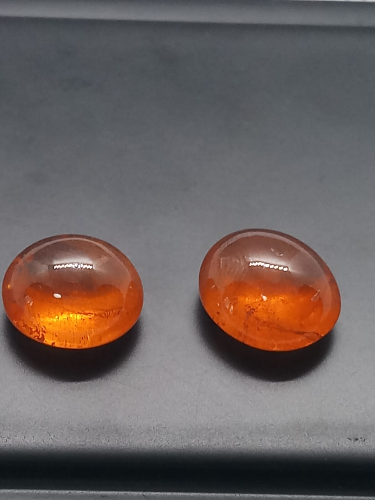 Natural Pair Spessartite Garnet: Twin Mandarin Fanta Radiance 30.11cts- SG01 (24)