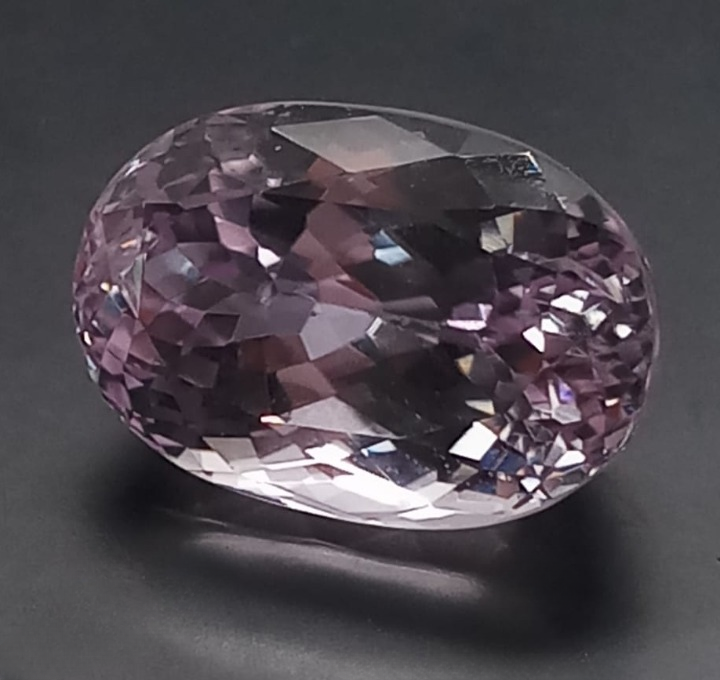 Natural Kunzite: Graceful Glamour 14.6cts- KZ10 (24)