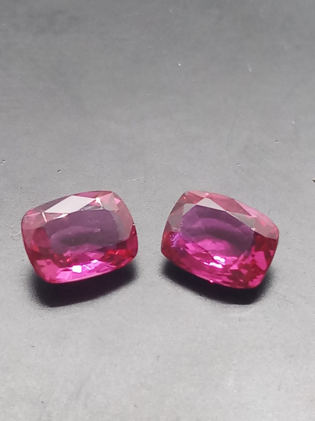 Natural Pair Sapphire: Fuchsia Fantasy 1.47cts- SA22 (24)