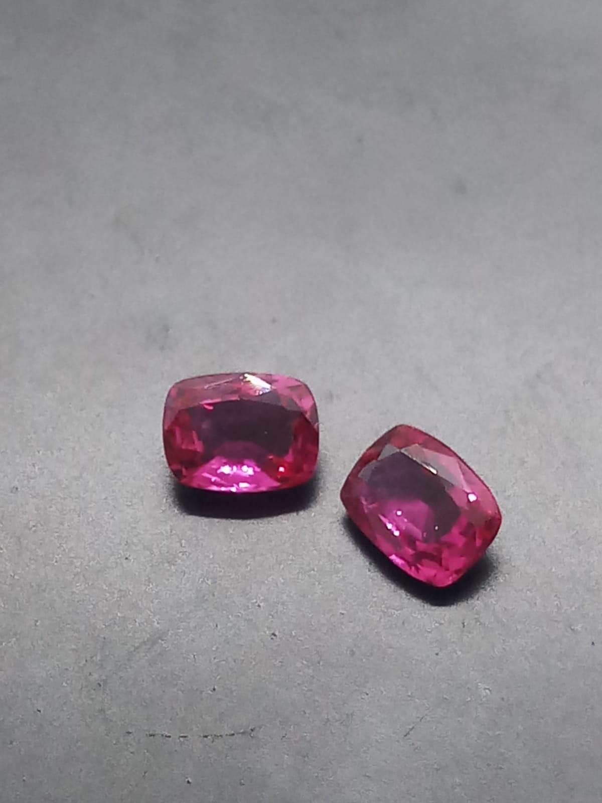 Natural Pair Sapphire: Fuchsia Fantasy 1.47cts- SA22 (24)