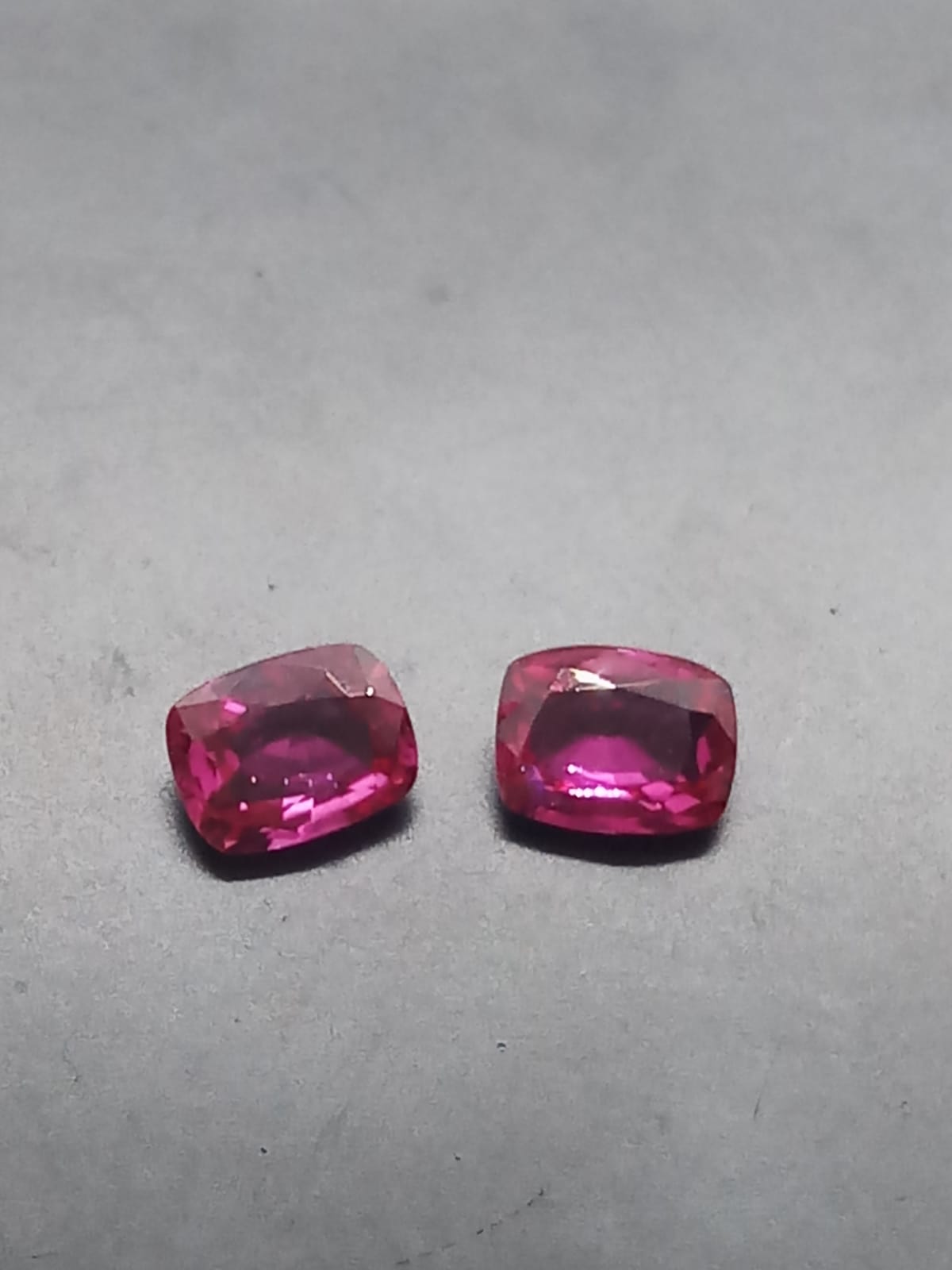 Natural Pair Sapphire: Fuchsia Fantasy 1.47cts- SA22 (24)