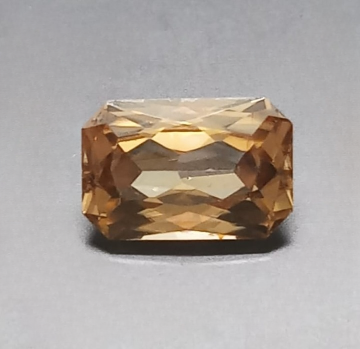 Natural Yellow Zircon: Golden Dawn 1.78cts- B30ZIR102 (24)