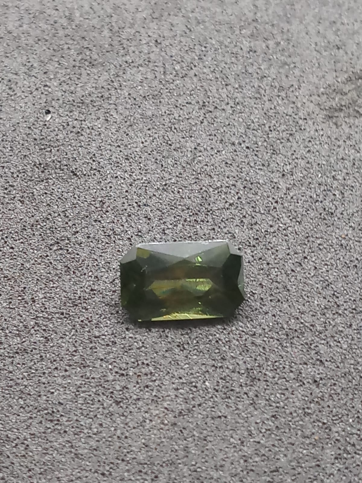 Natural Green Zircon: Meadow Majesty 2.36cts- B30ZIR101 (24)