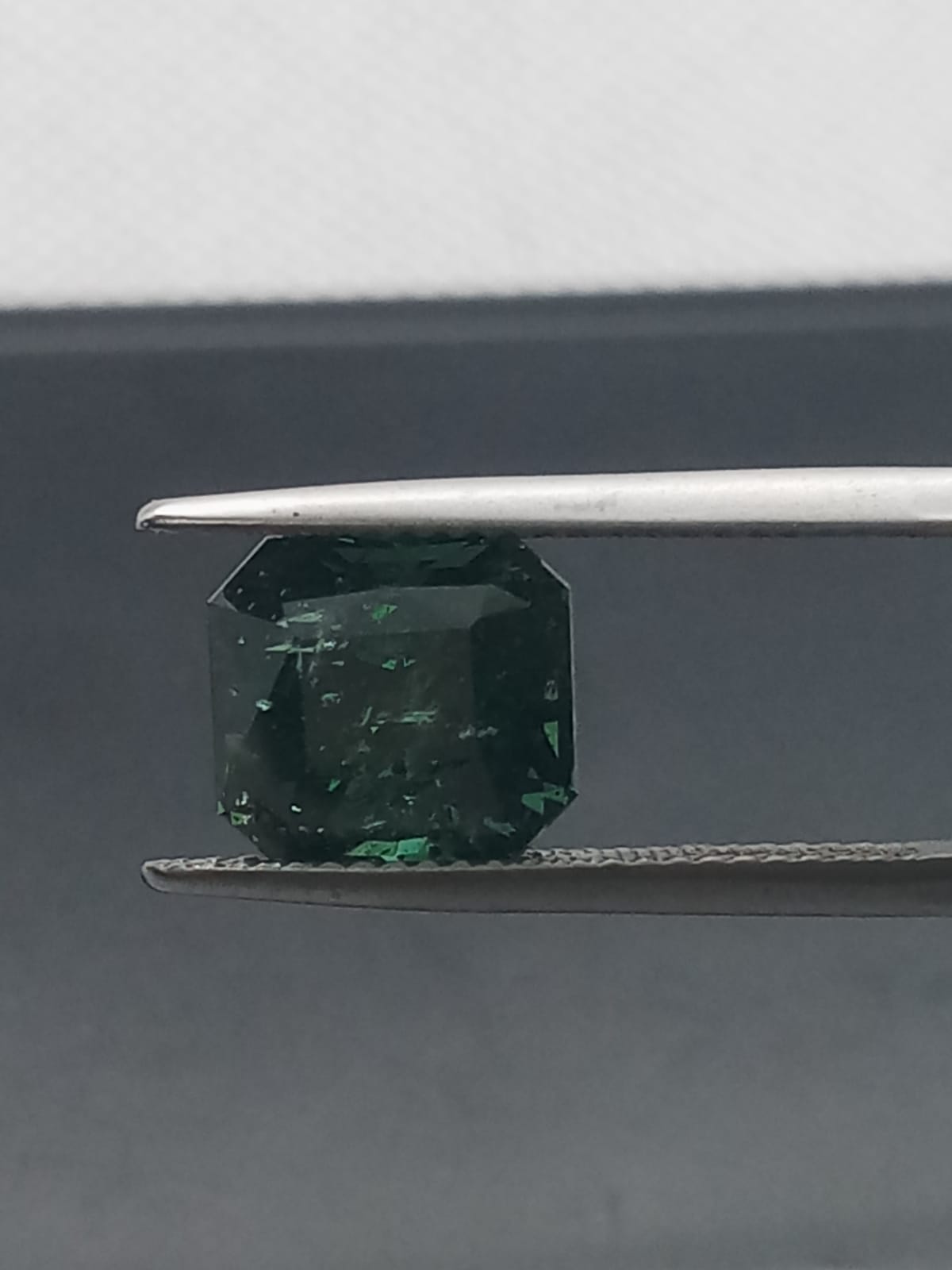 Natural Green Sapphire: Verdant Glow 6.40cts- SA04 (24)