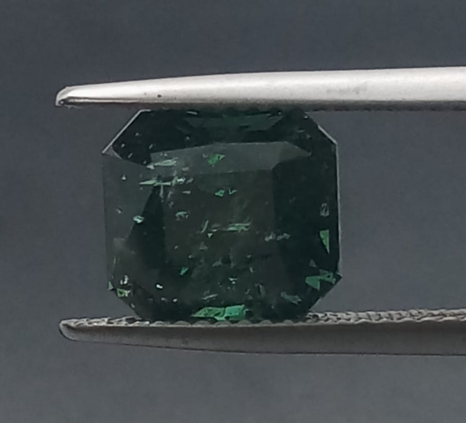 Natural Green Sapphire: Verdant Glow 6.40cts- SA04 (24)