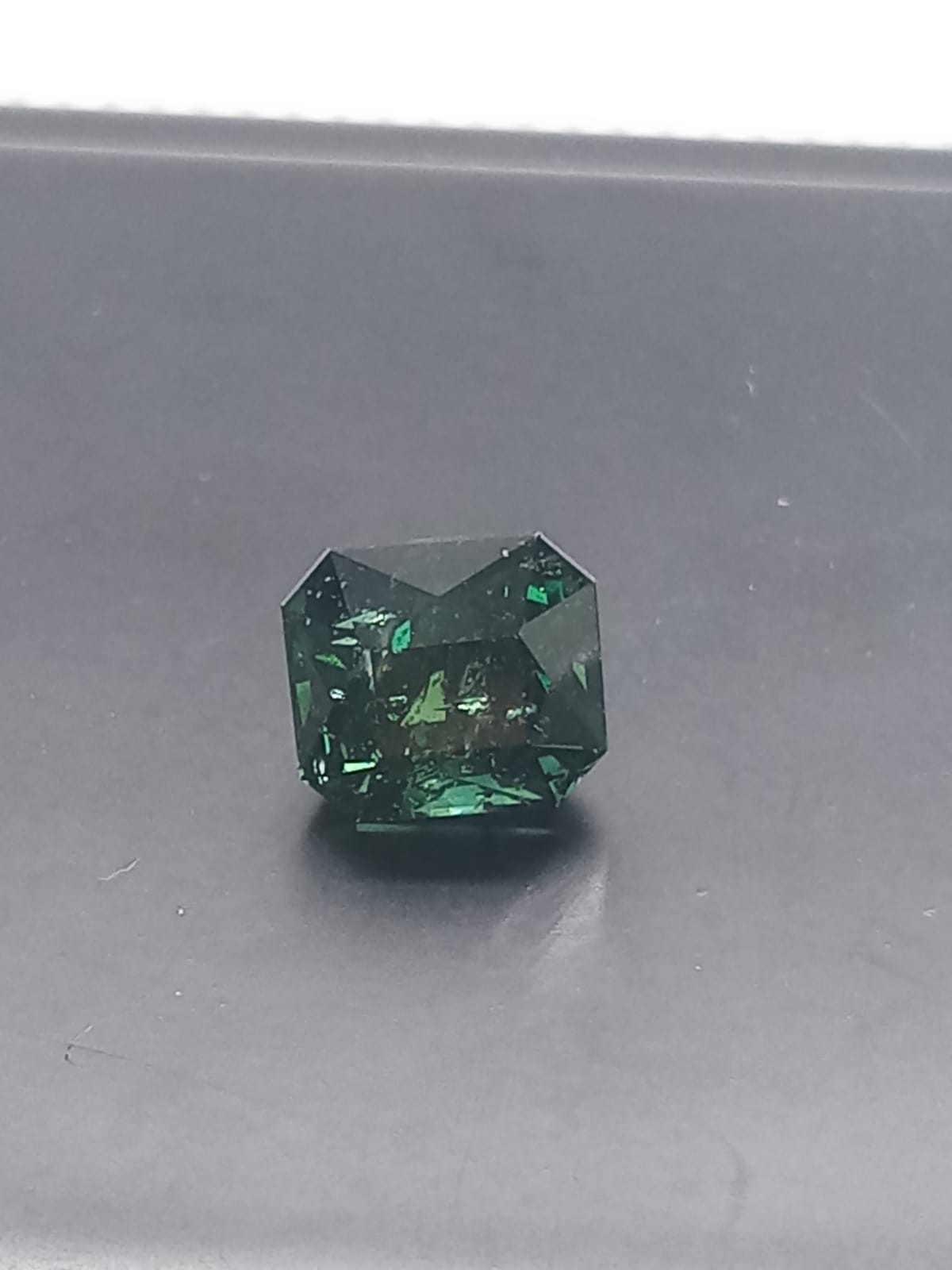 Natural Green Sapphire: Verdant Glow 6.40cts- SA04 (24)