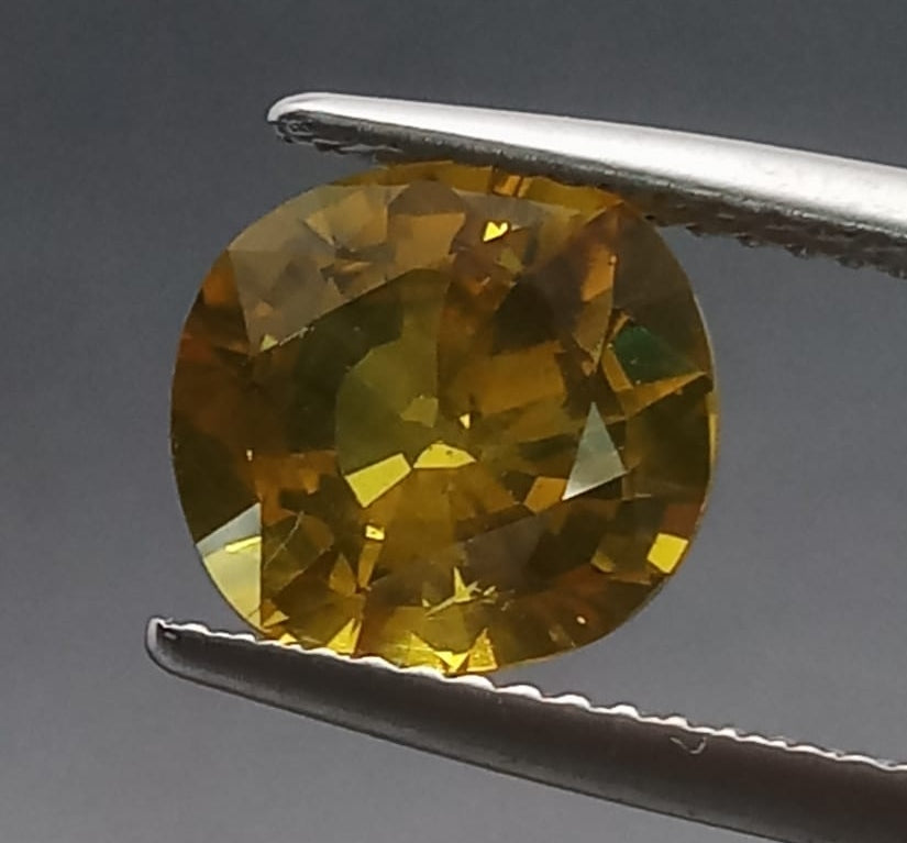 Natural Certified Yellow Sapphire: Sunburst Blaze 3.28cts- SA08 (24)