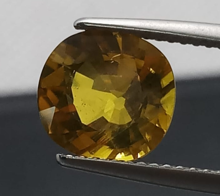 Natural Certified Yellow Sapphire: Sunburst Blaze 3.28cts- SA08 (24)