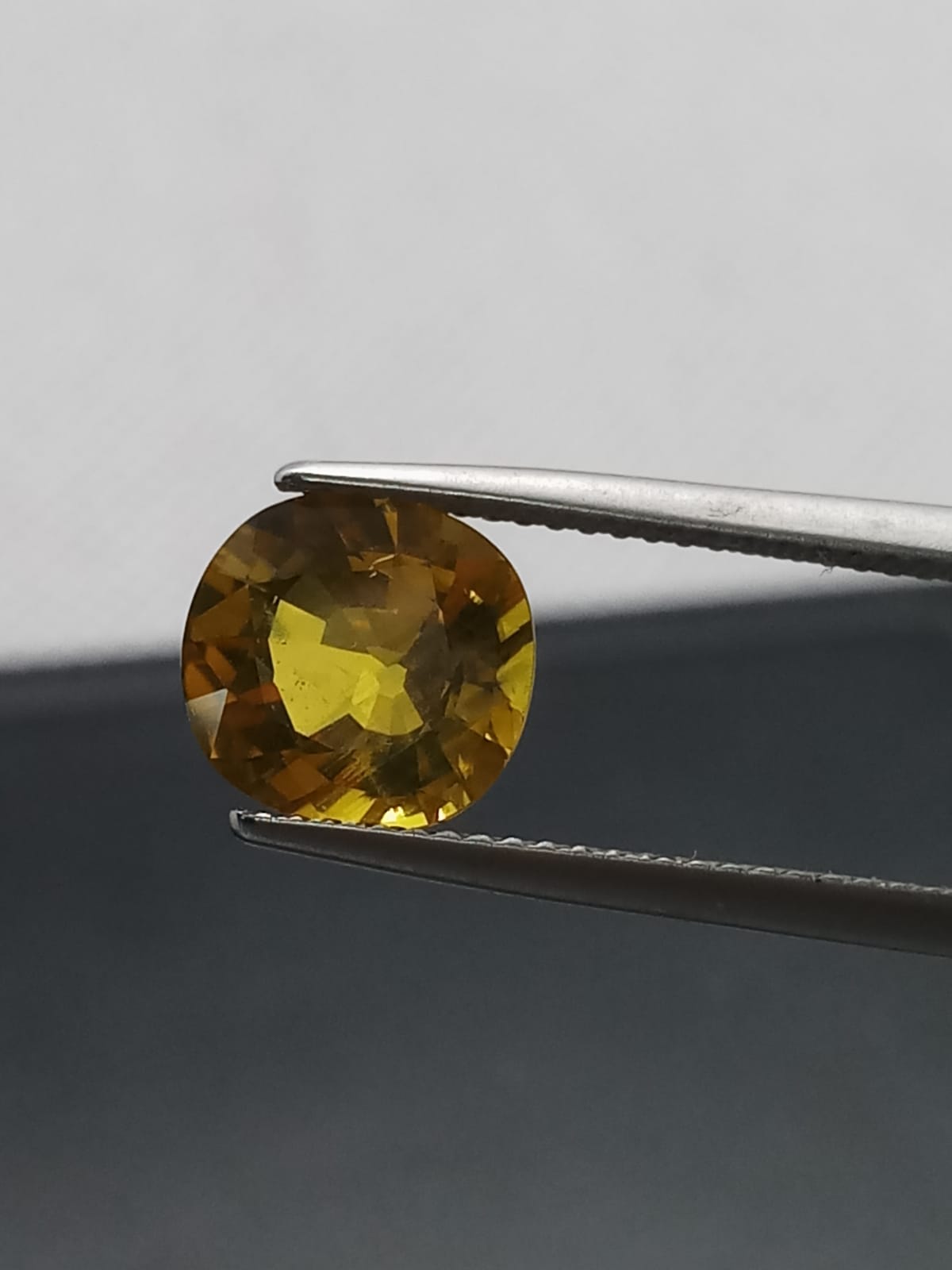 Natural Certified Yellow Sapphire: Sunburst Blaze 3.28cts- SA08 (24)