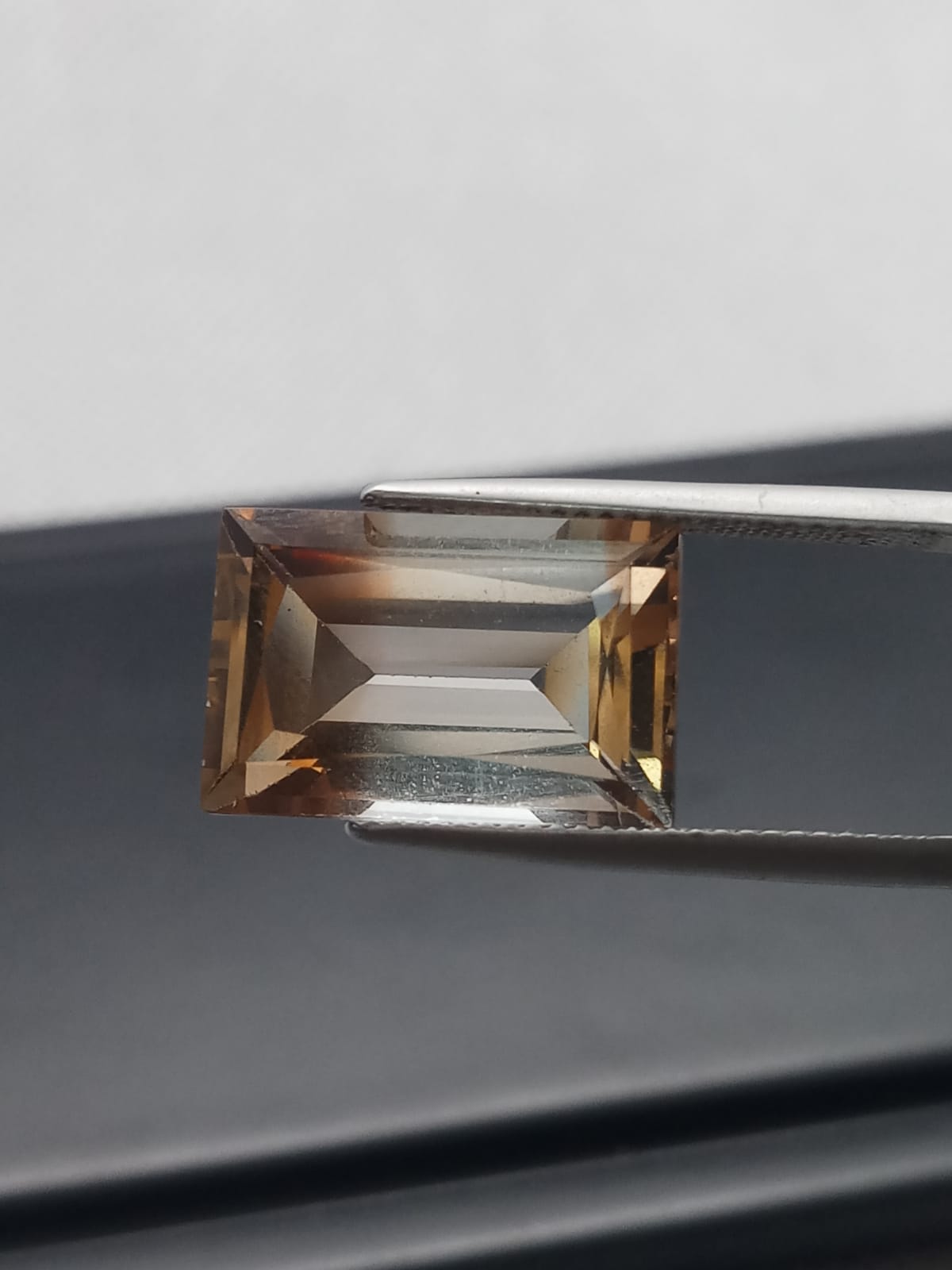 Natural Swiss Lab Certified Rectangle Shaped Bi-Color Topaz 14.12cts- 2BCQ104C9 (24)