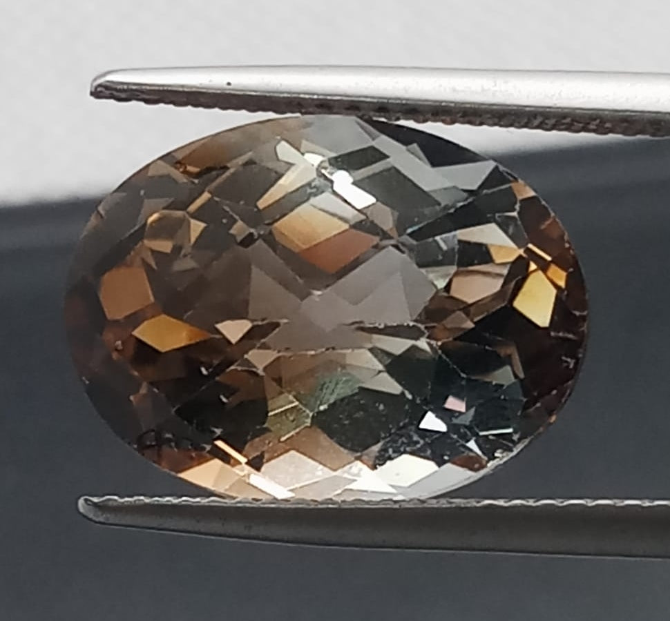 Natural Swiss Lab Certified Oval Shaped Bi-Color Topaz 12.54cts- BCQ102C7 (24)