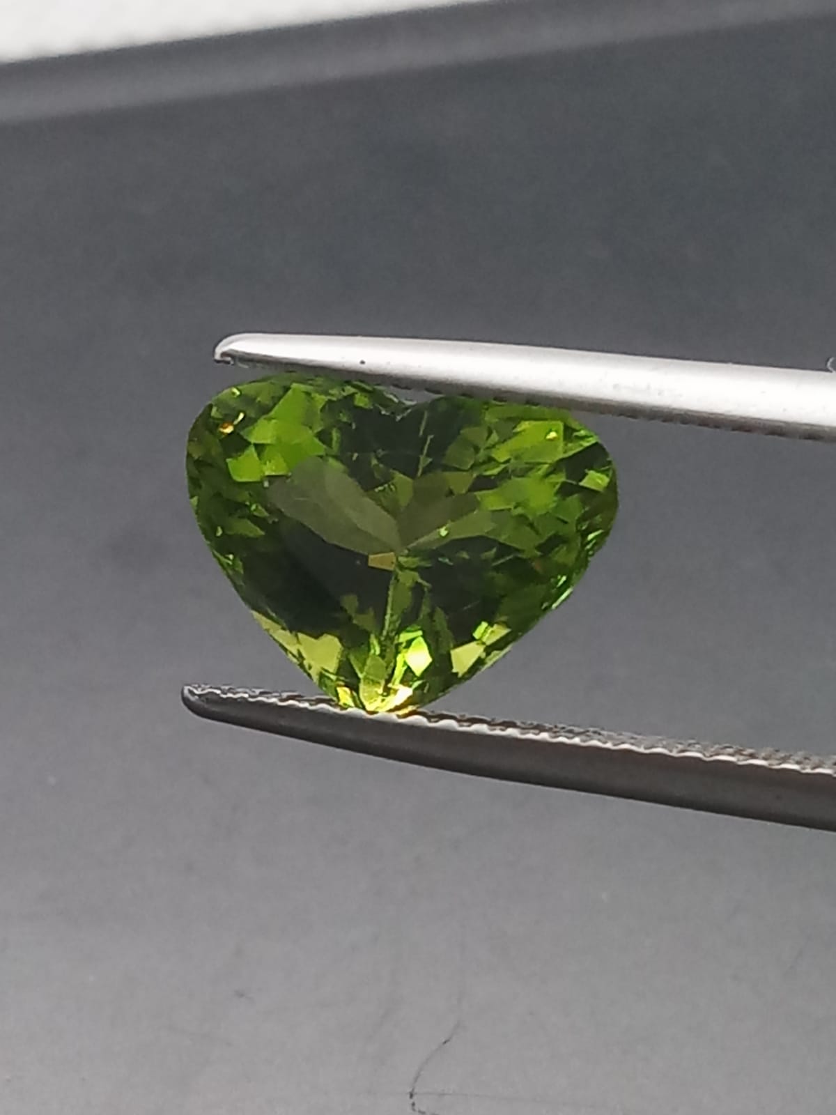 Natural Peridot: Leafy Affection 4.16cts- PR07 (24)