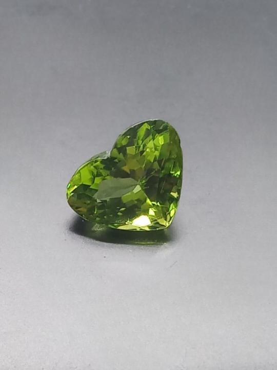 Natural Peridot: Leafy Affection 4.16cts- PR07 (24)