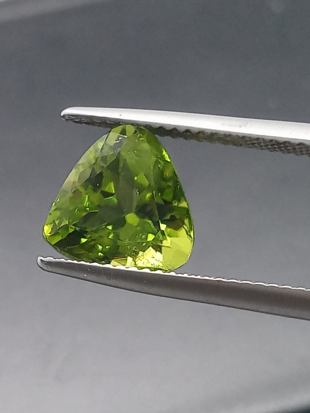 Natural Peridot: Lime Fantasia 3.85cts- PR08 (24)