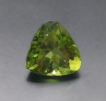 Natural Peridot: Lime Fantasia 3.85cts- PR08 (24)