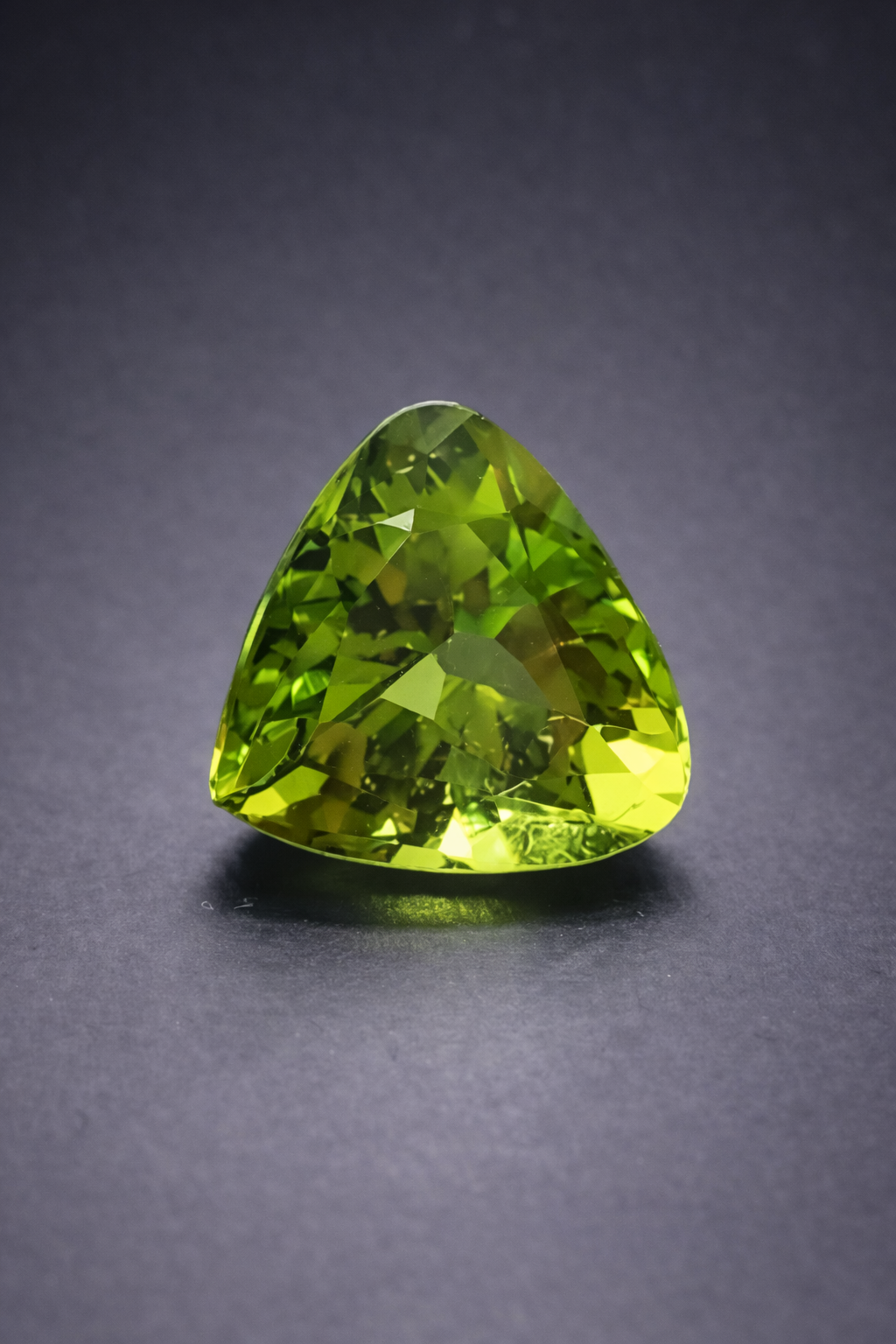 Natural Peridot: Lime Fantasia 3.85cts- PR08 (24)