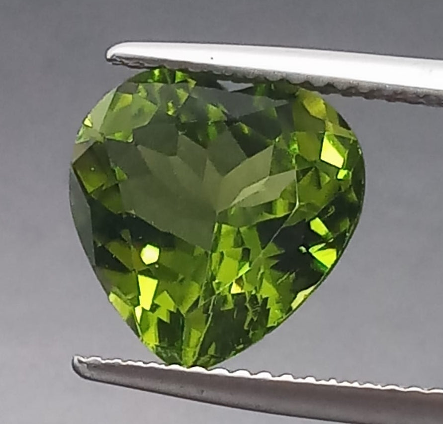 Natural Peridot: Nature's Treasure 4.49cts- PR05 (24)