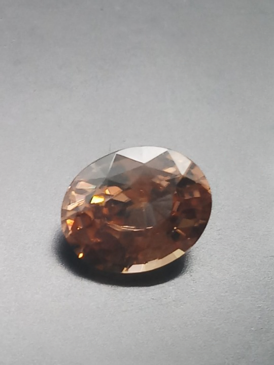 Natural Certified Zircon: Caramel Gleam 3.96cts- ZR19 (24)