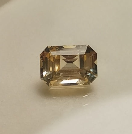 Natural Certified Yellow Sapphire: Glistening Sunshine 2.25cts- NA68 (24)