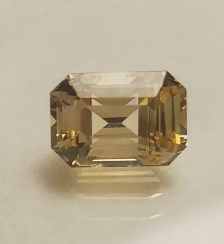 Natural Certified Yellow Sapphire: Glistening Sunshine 2.25cts- NA68 (24)