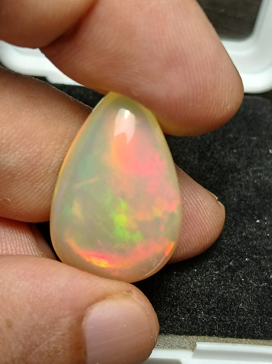 Natural Certified White Opal: Sovereign Radiance 21.74cts- WO22 (24)