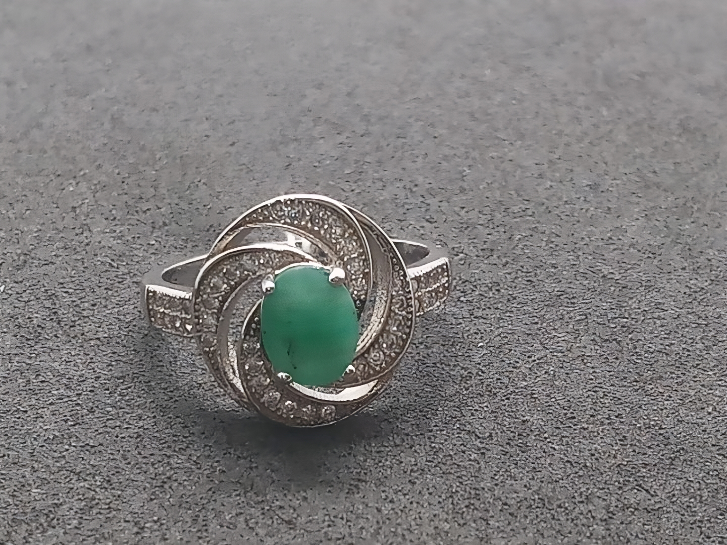 Natural Certified Emerald Ring (Size 7.5) SR19