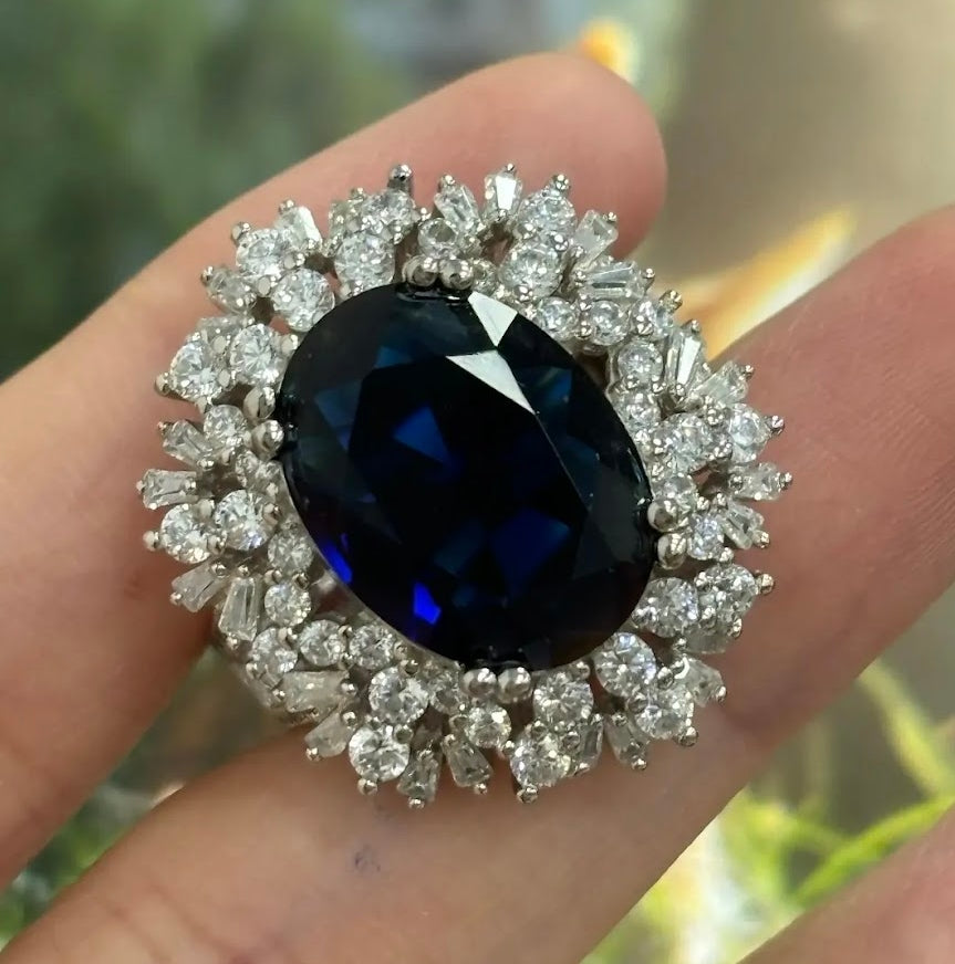 Classic Romance: A Rich 6.75ct Oval Blue Sapphire