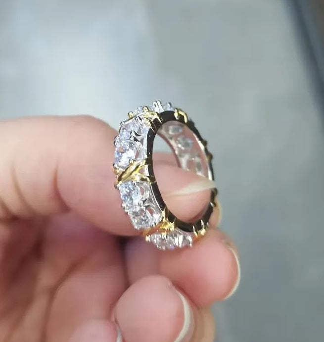 Elegant 16-Stone Women’s Band Ring