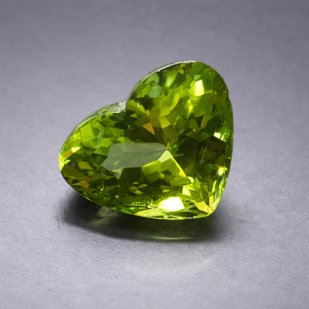 Natural Peridot: Leafy Affection 4.16cts- PR07 (24)