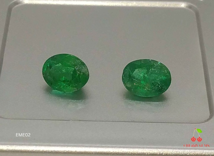 Natural Certified 4.07ct Rich Green Emerald Pair Gemstone  EME02