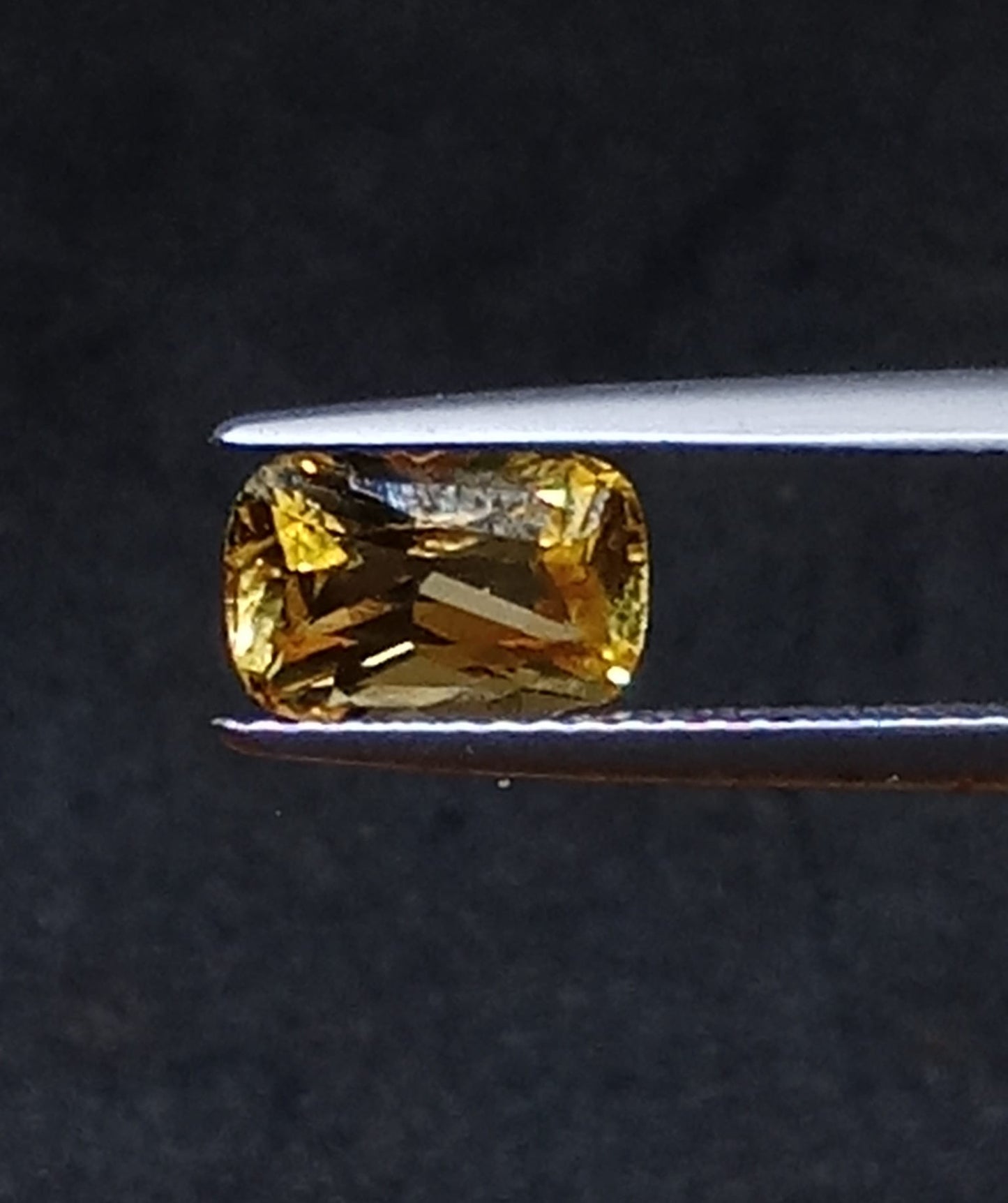 Natural Unheated Certified Yellow Sapphire 2.00cts 11-24-6-YS640