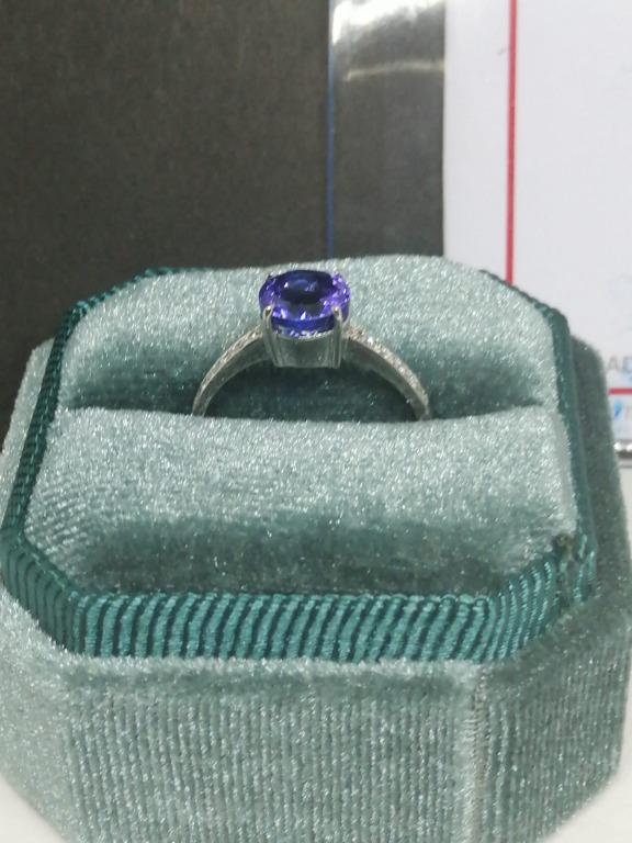 Custom Made Engagement Ring with Diamonds & 18k Setting