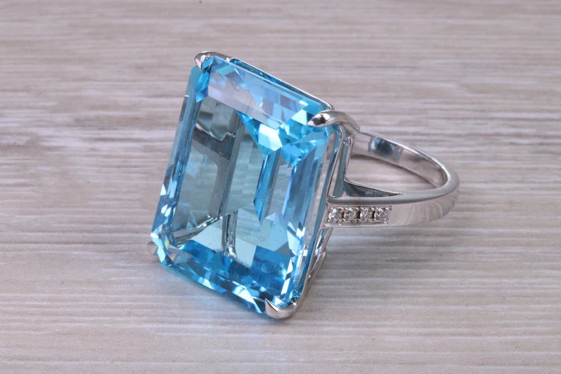 Exquisite Blue Topaz Ring