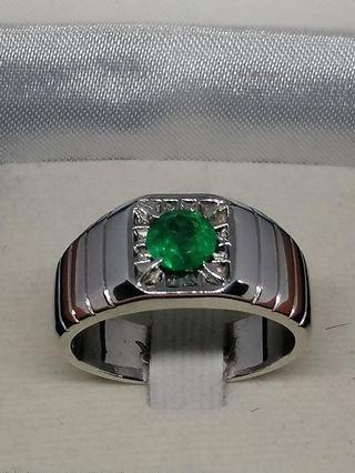 Timeless Men's Natural Emerald Ring – A Statement of Sophisticated Elegance