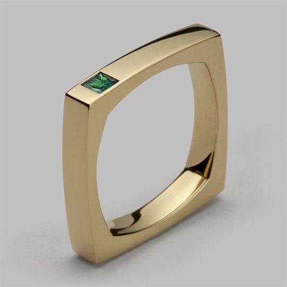 Unisex Modern Emerald Square Shank